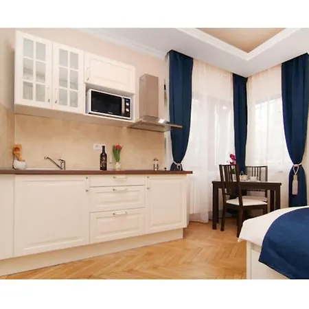 Quiet - Close To The Center