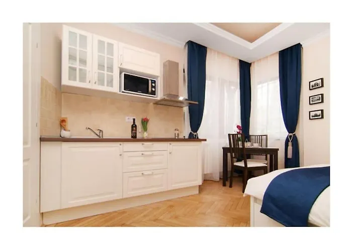 Quiet - Close To The Center