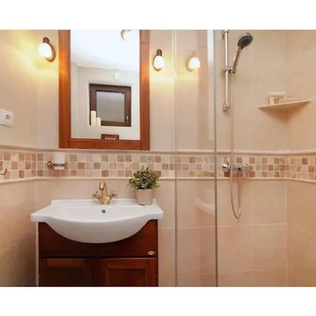 Appartement Quiet - Close To The Center Boekarest